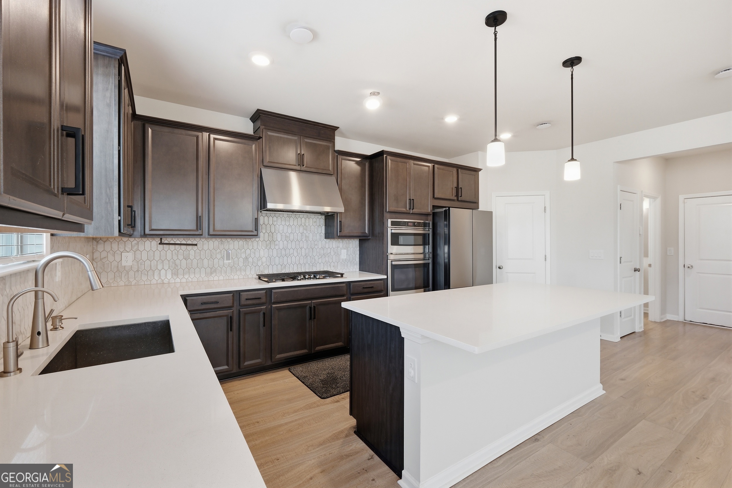 8820 Shipton Circle Property Photo 11