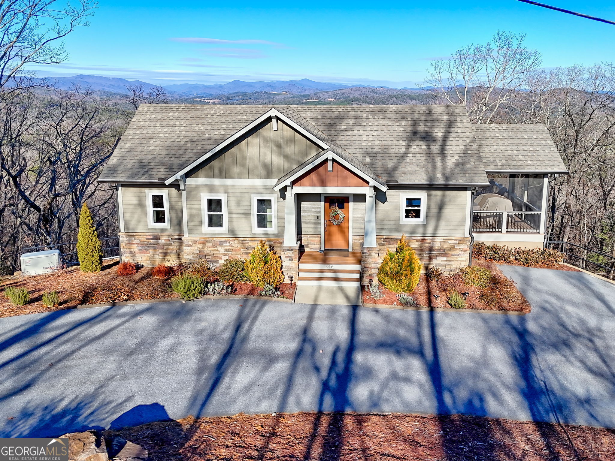 916 Arbor Drive Property Photo 1