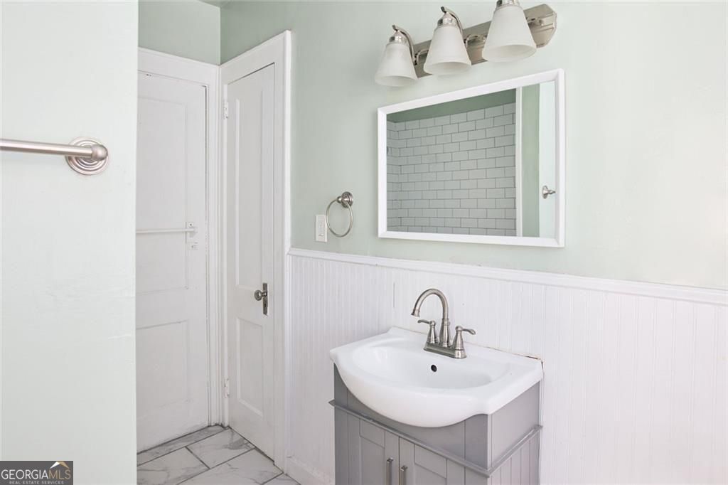 887 Myrtle Street Ne Property Photo 12