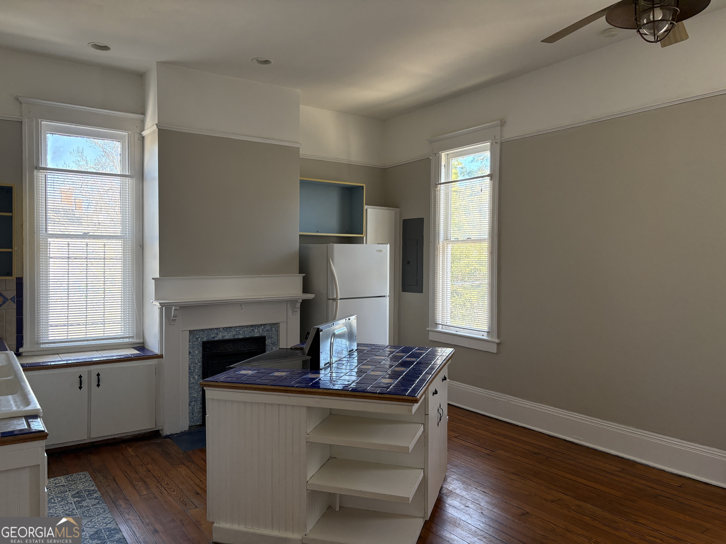 836 E Henry Street Unit C Property Photo 6