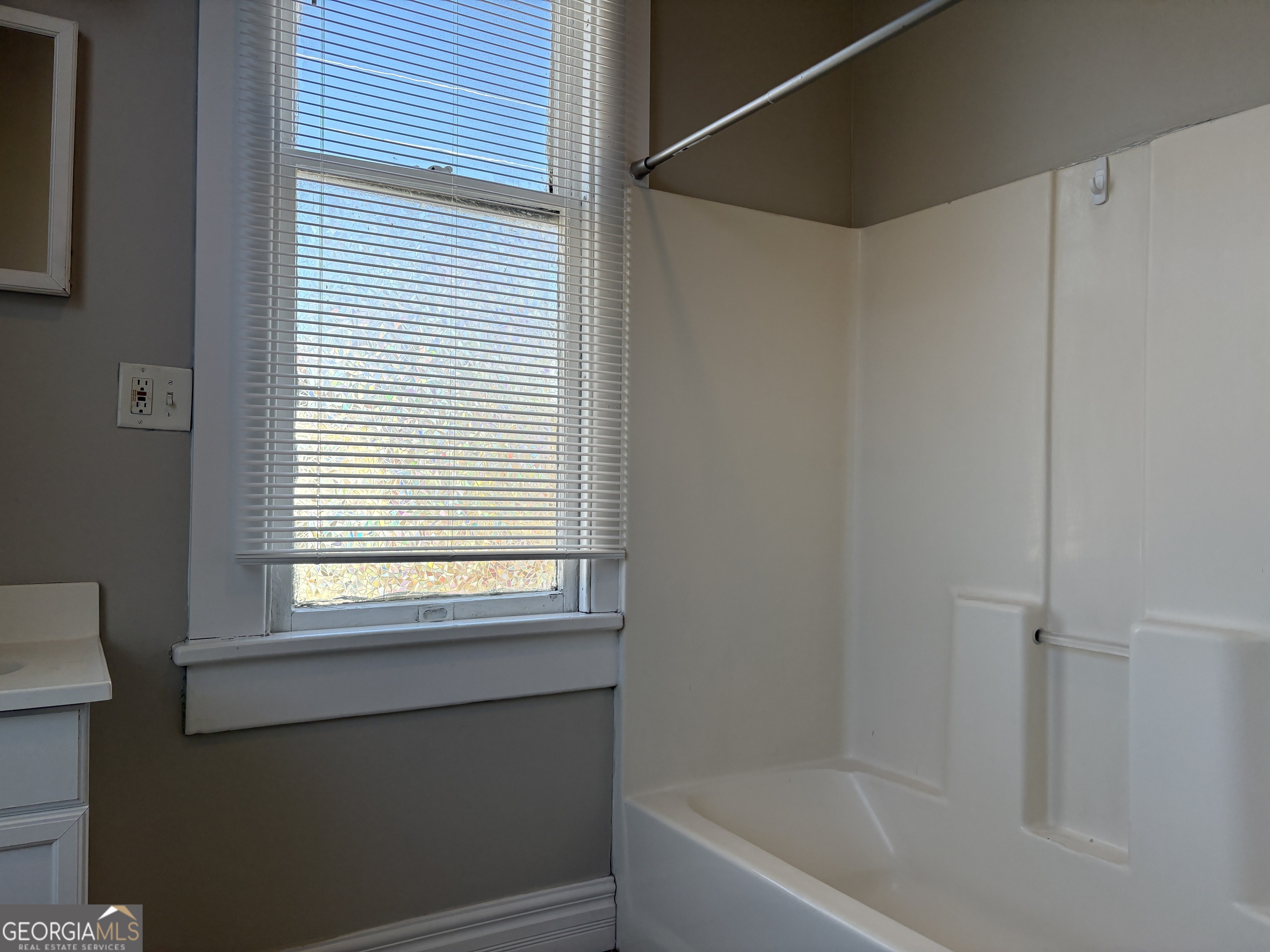 836 E Henry Street Unit C Property Photo 9