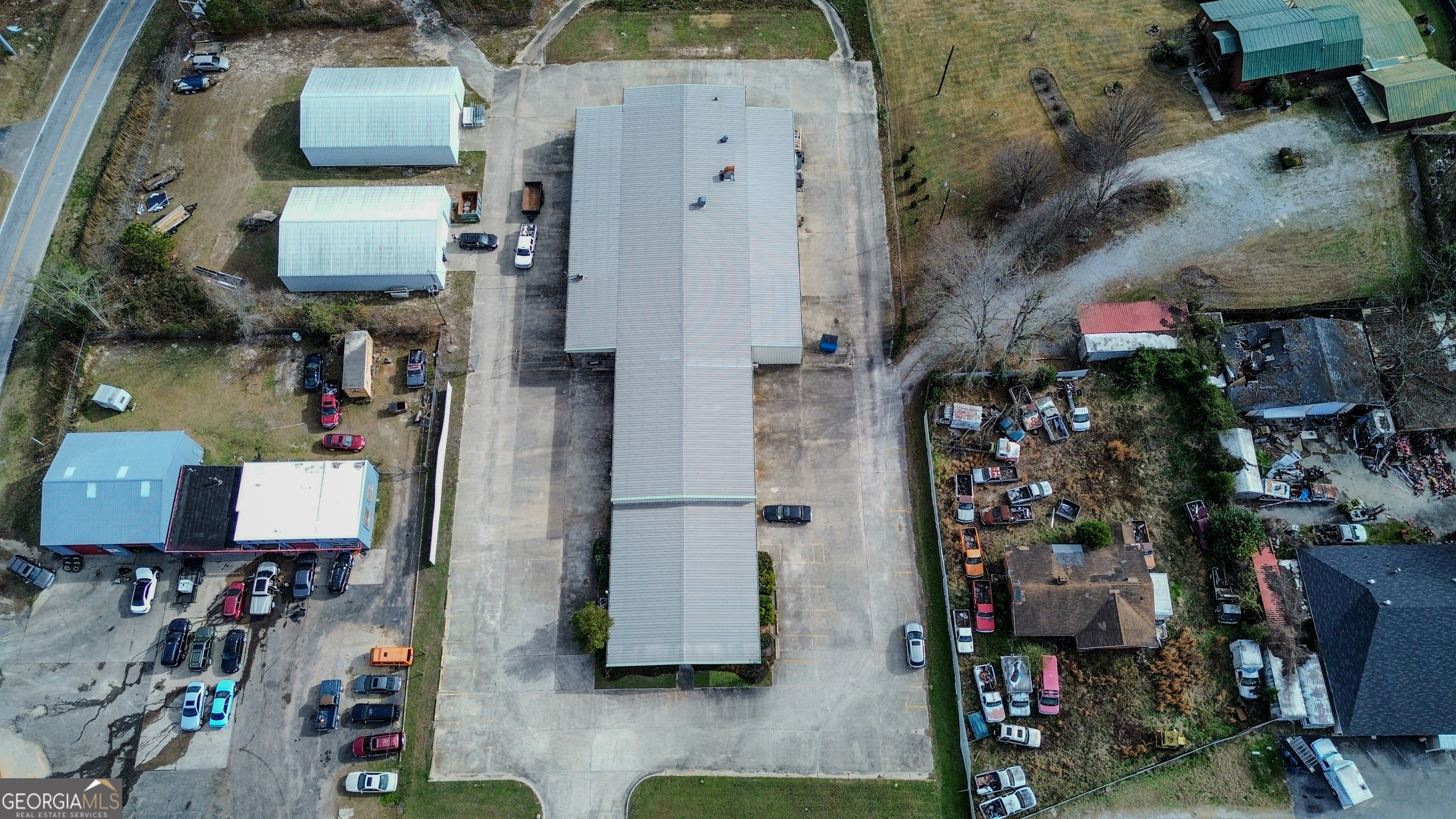2702 Mike Padgett Highway Property Photo 4