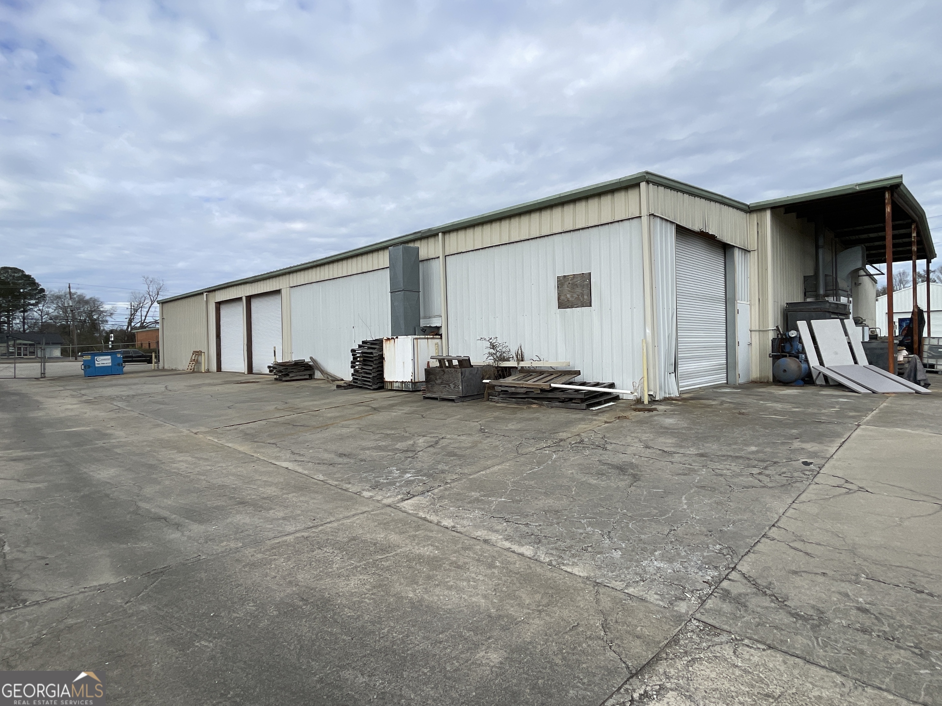 2702 Mike Padgett Highway Property Photo 7