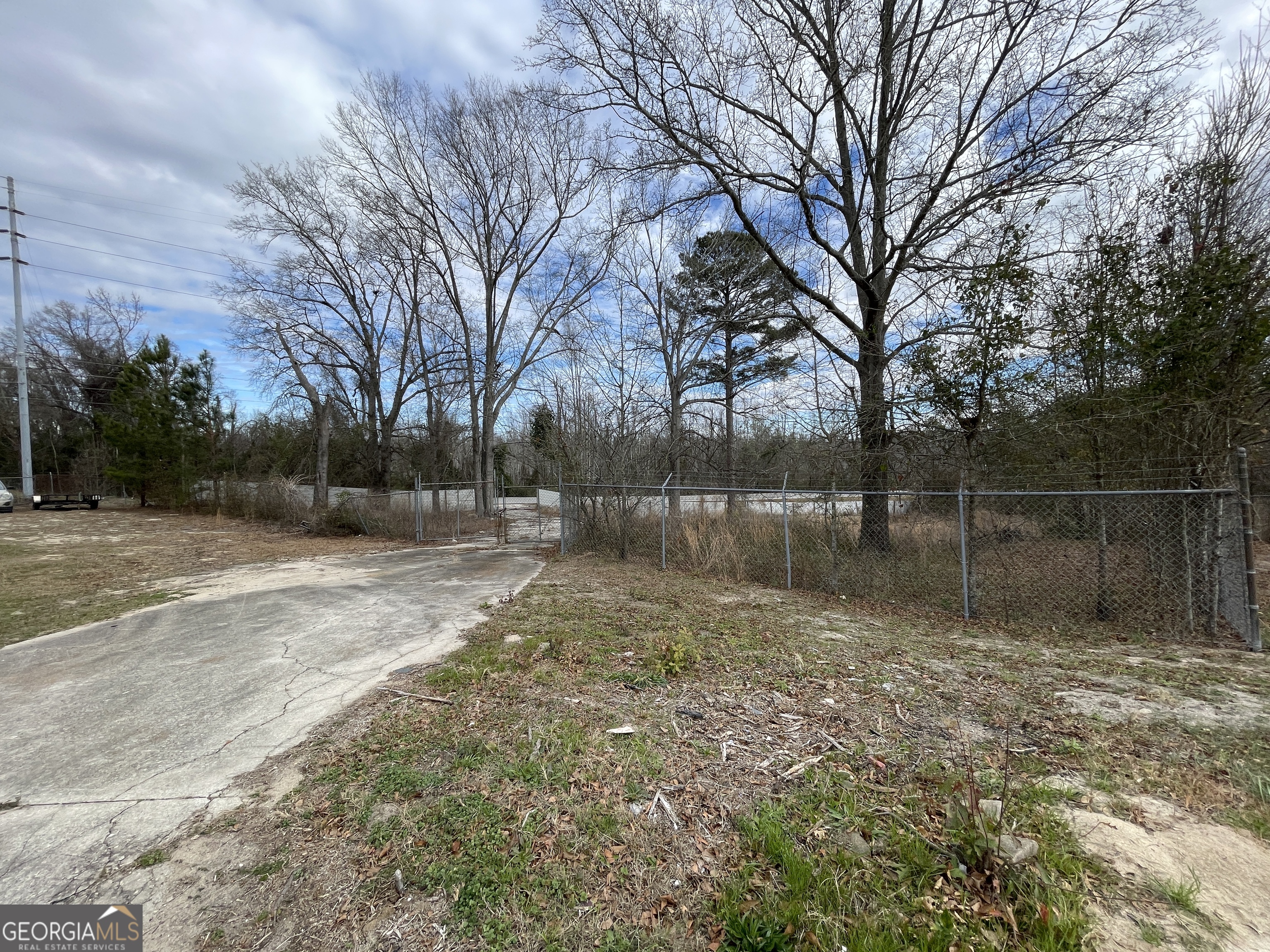 2702 Mike Padgett Highway Property Photo 28