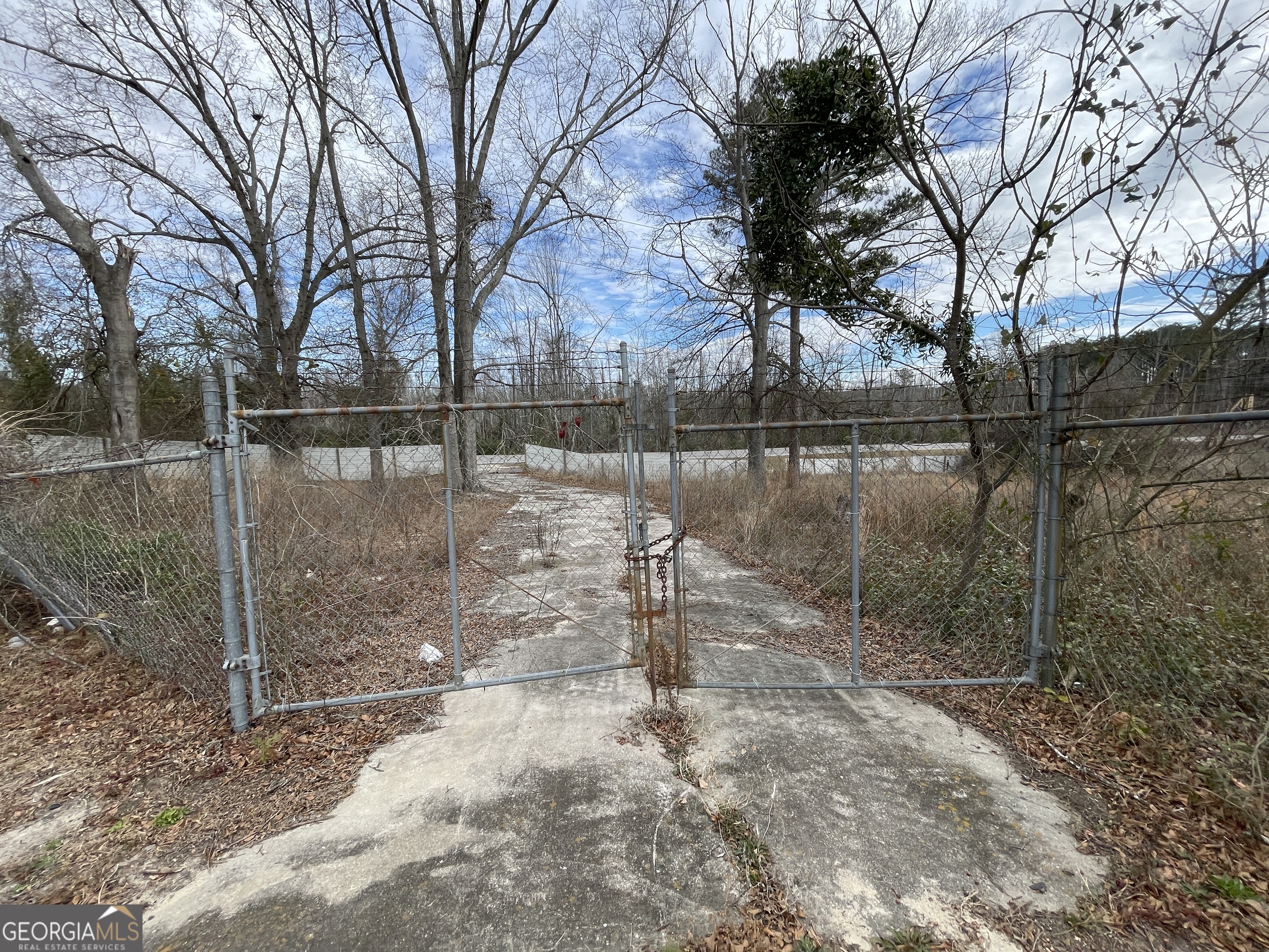 2702 Mike Padgett Highway Property Photo 31