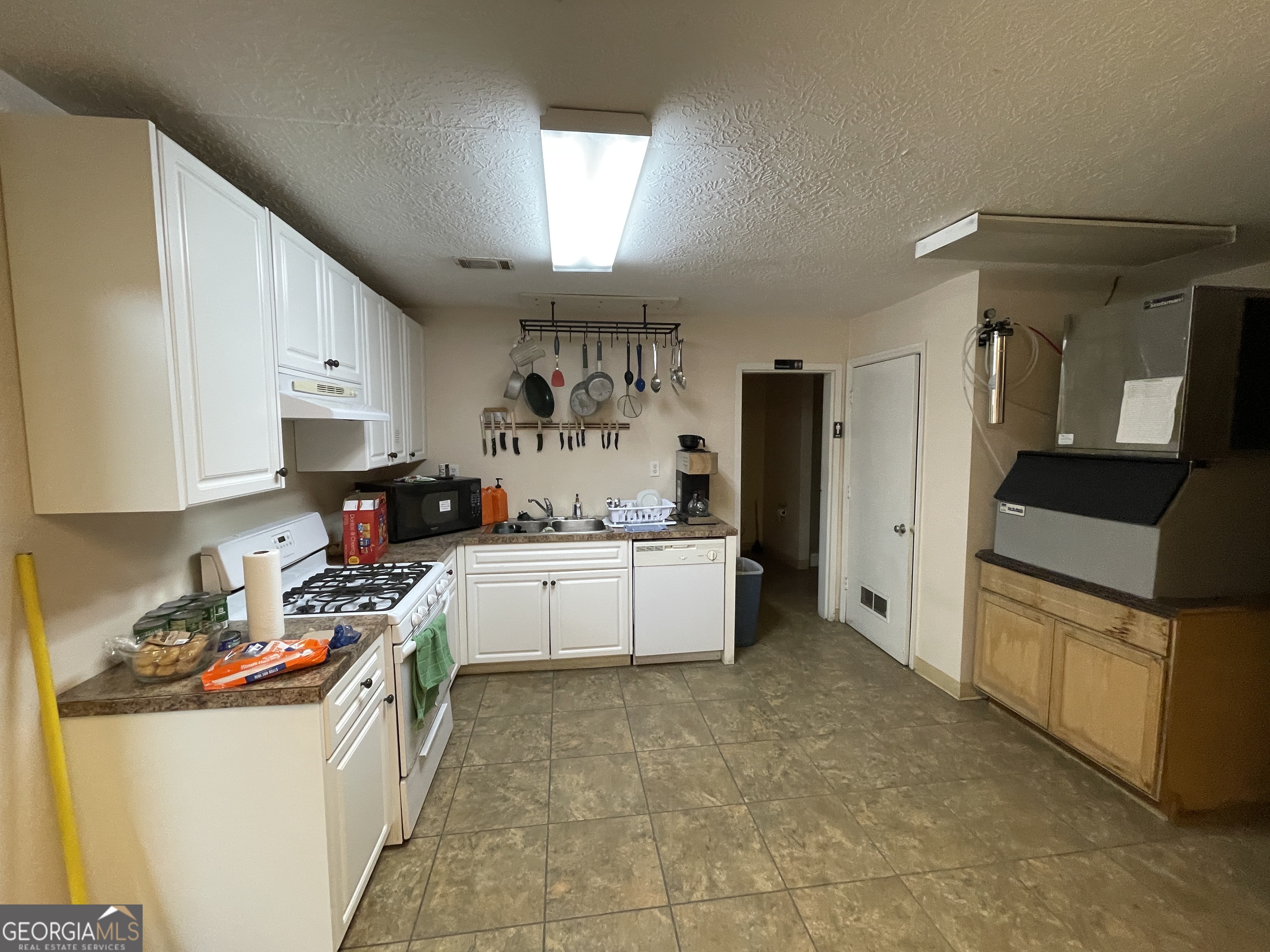 2702 Mike Padgett Highway Property Photo 46