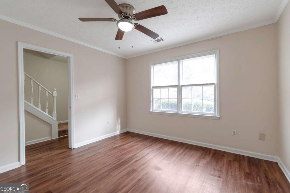 5633 Executive Way Property Photo 5