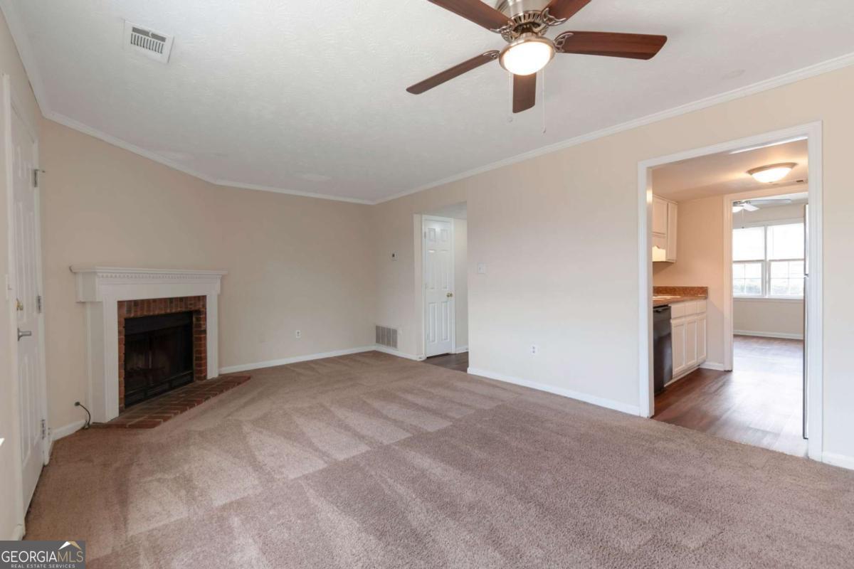 5633 Executive Way Property Photo 8