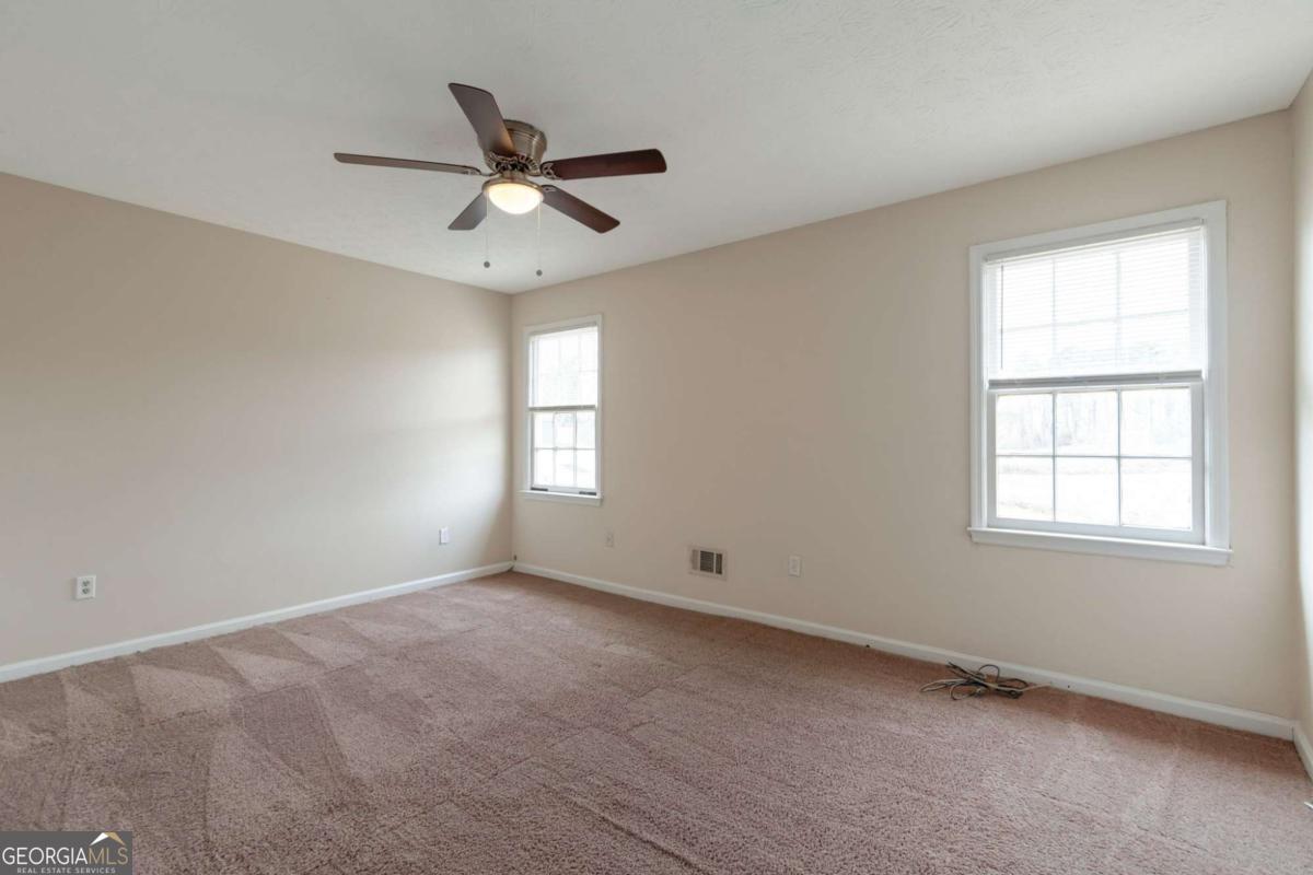 5633 Executive Way Property Photo 9