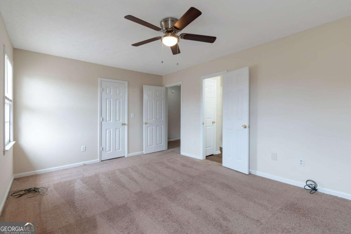 5633 Executive Way Property Photo 10