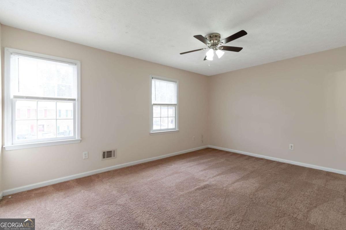 5633 Executive Way Property Photo 12