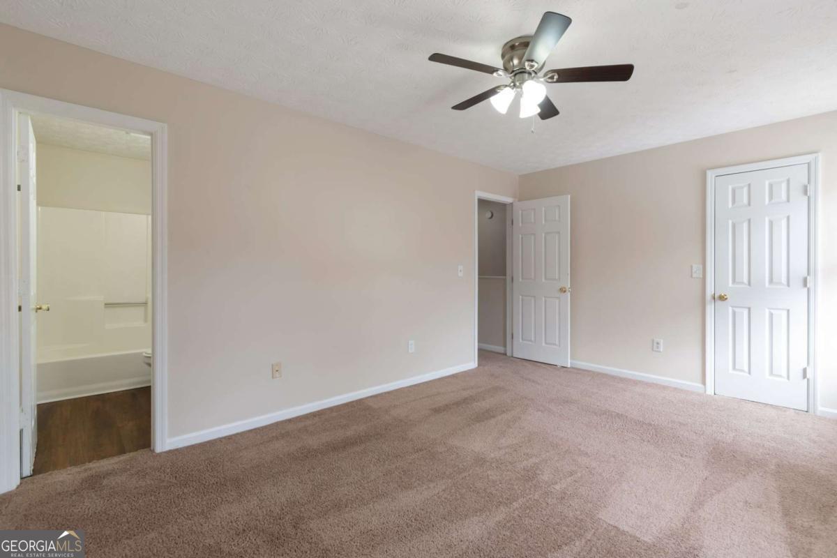 5633 Executive Way Property Photo 13