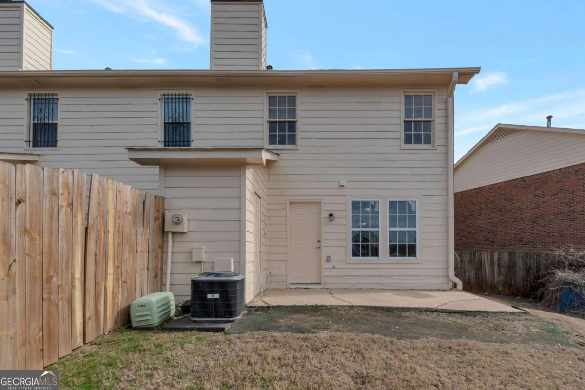 5633 Executive Way Property Photo 15