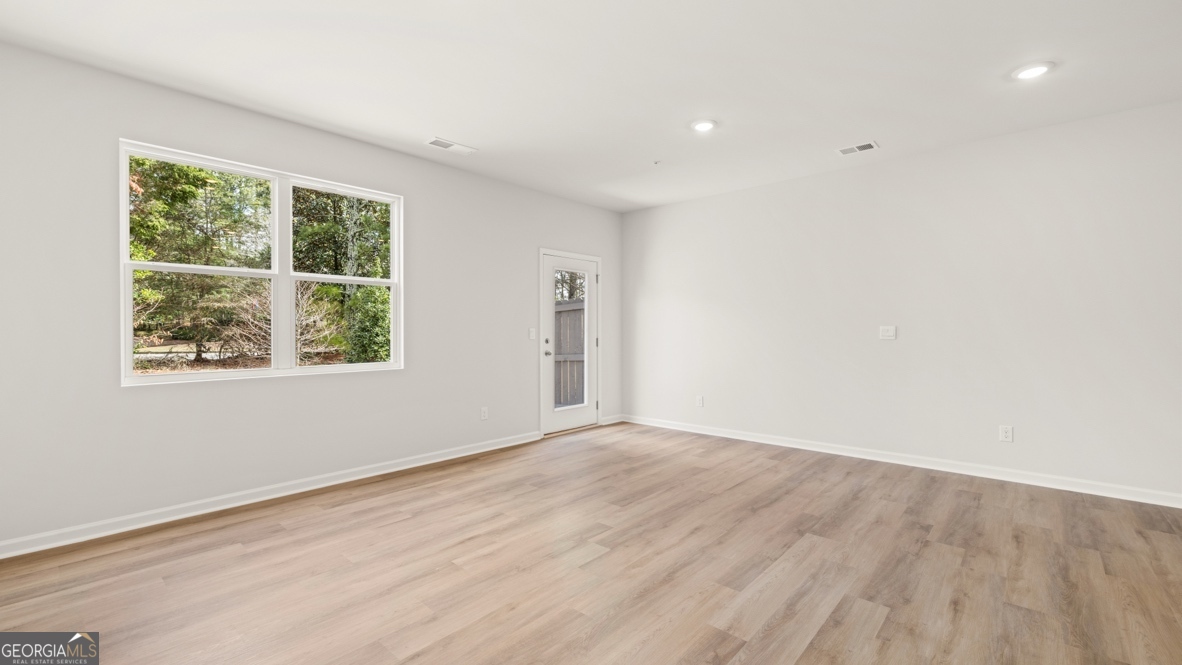 2004 Roseleigh Drive Property Photo 14