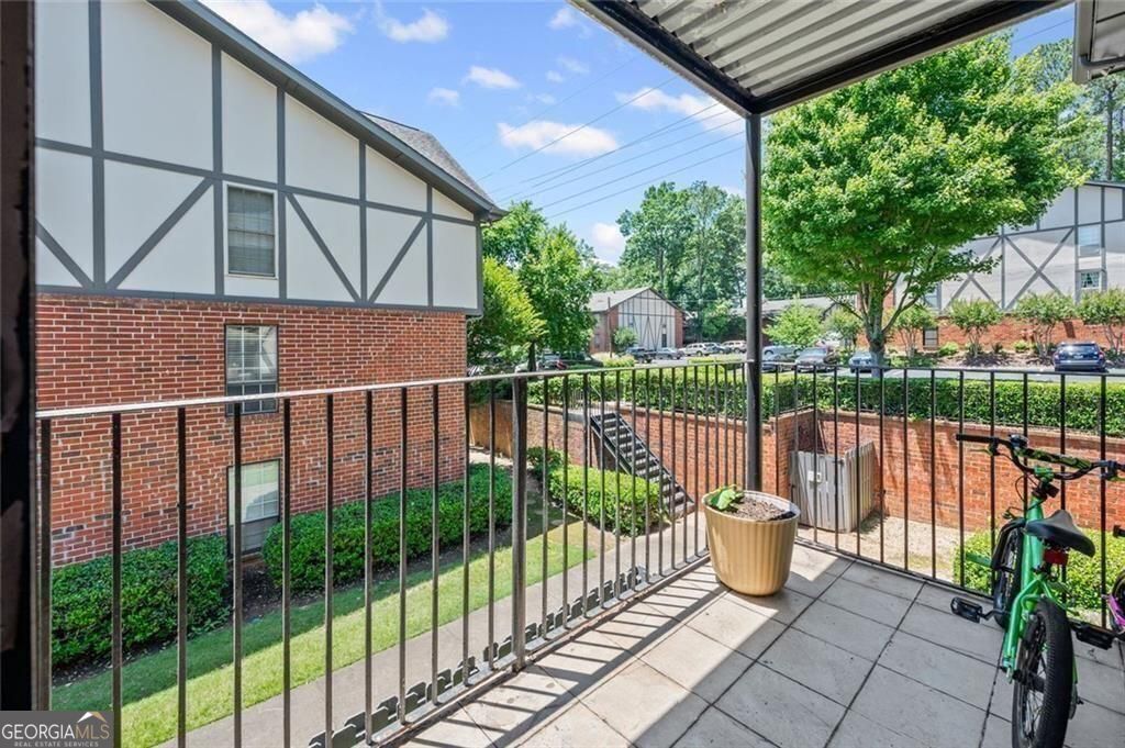 6851 Roswell Road # 4 Property Photo 18
