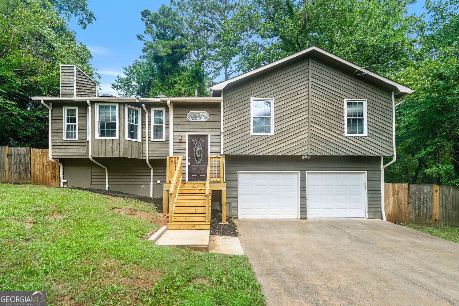 4865 Chapelle Court Property Photo 1