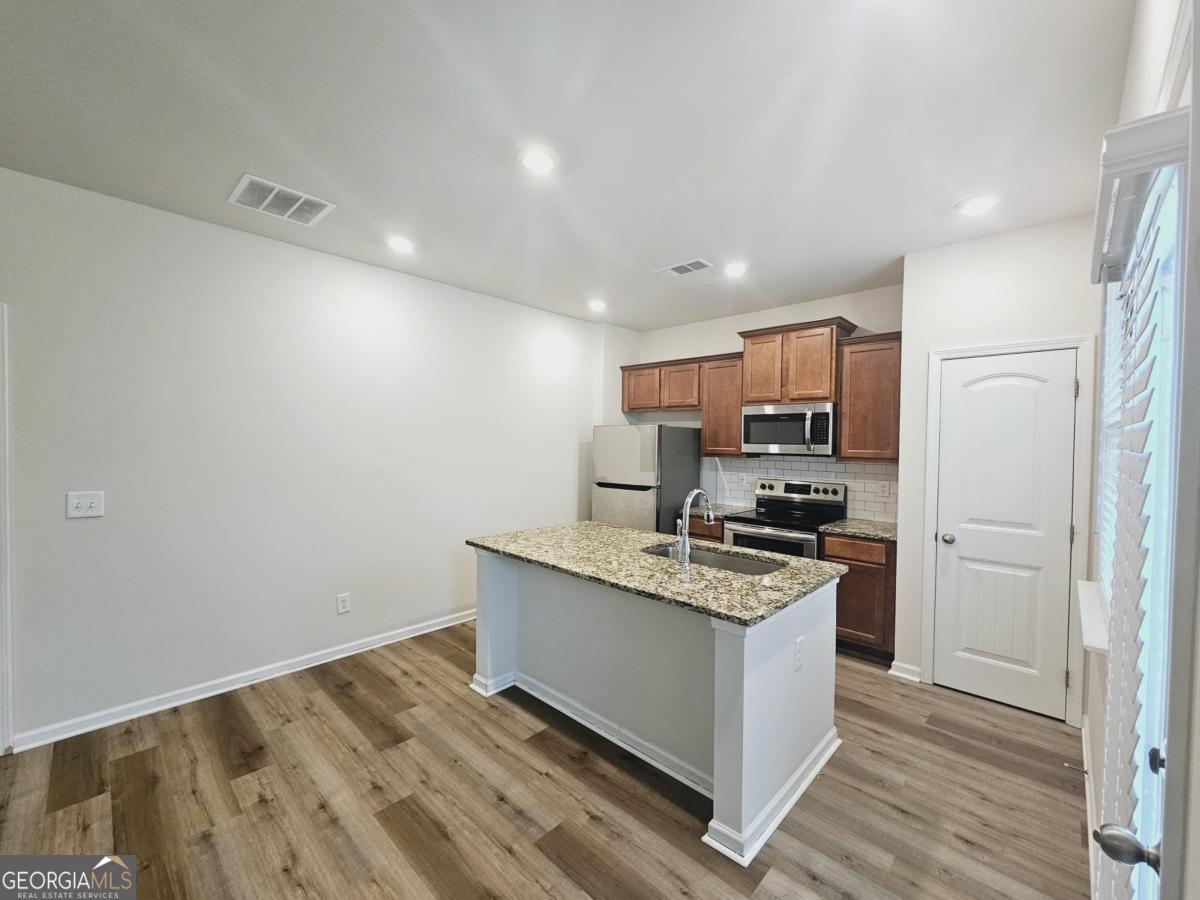 4942 Hillstone Drive Property Photo 4