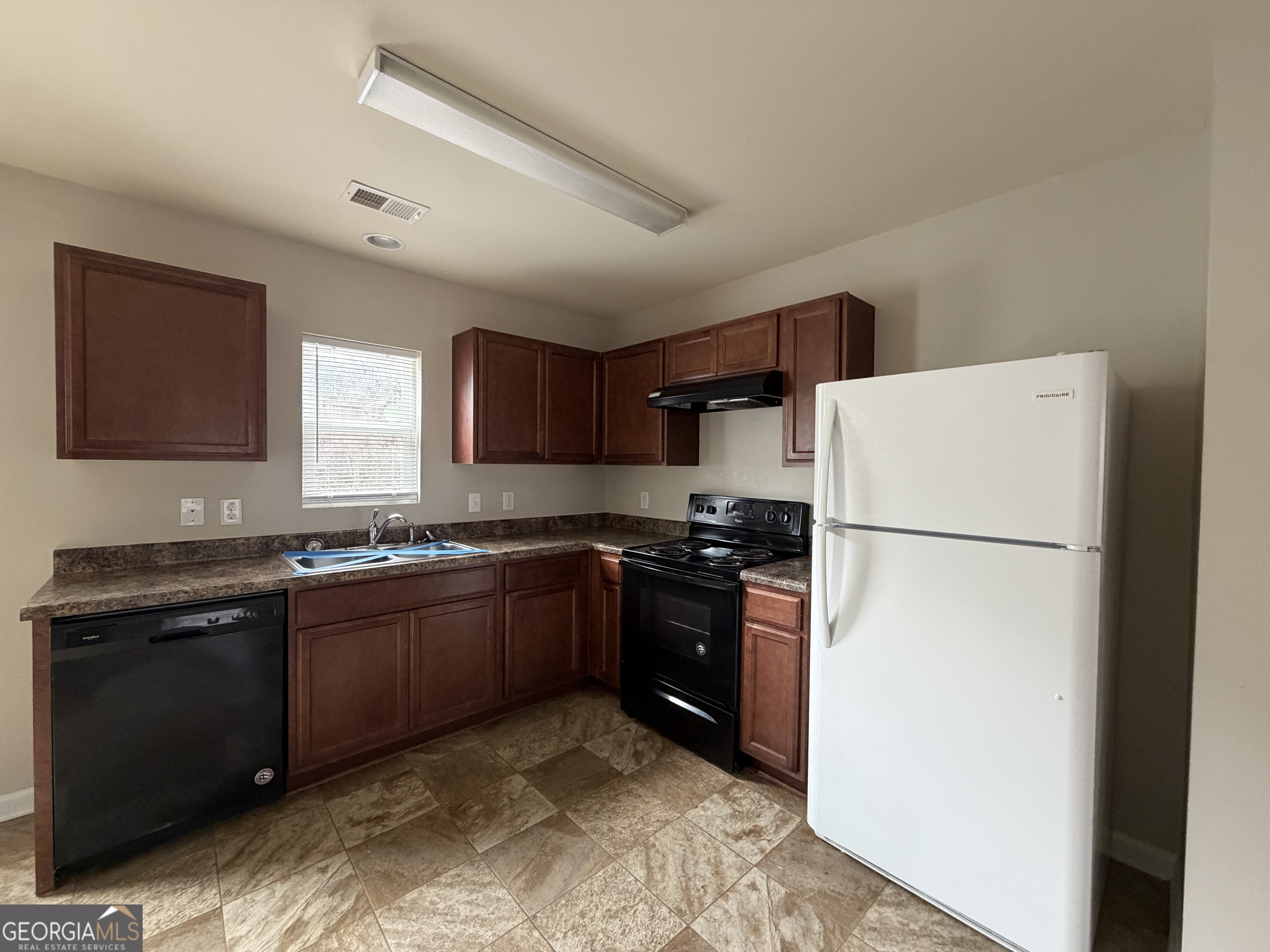 4010 Rambling Way Property Photo 5