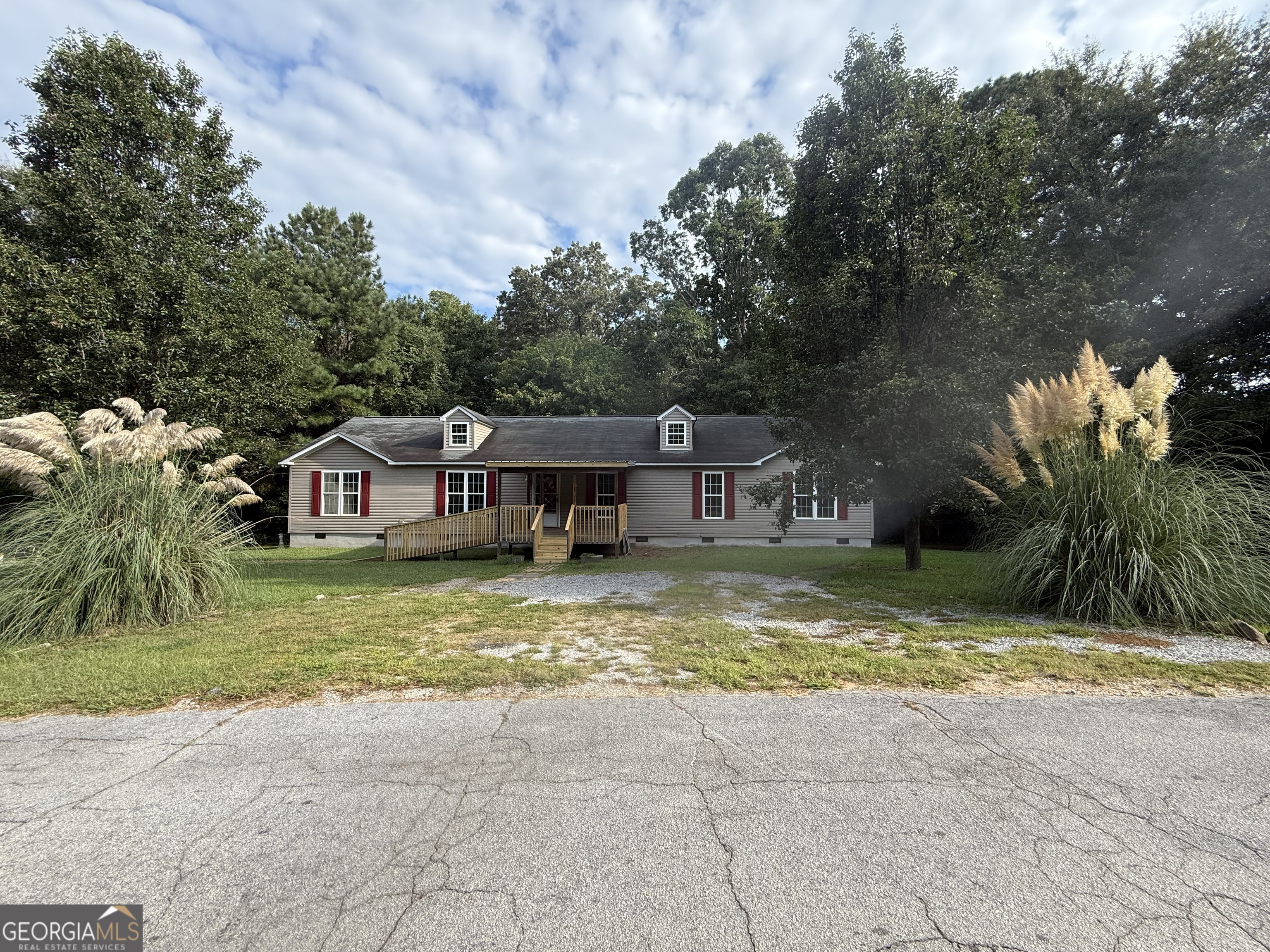 714 Yates Road Property Photo 1