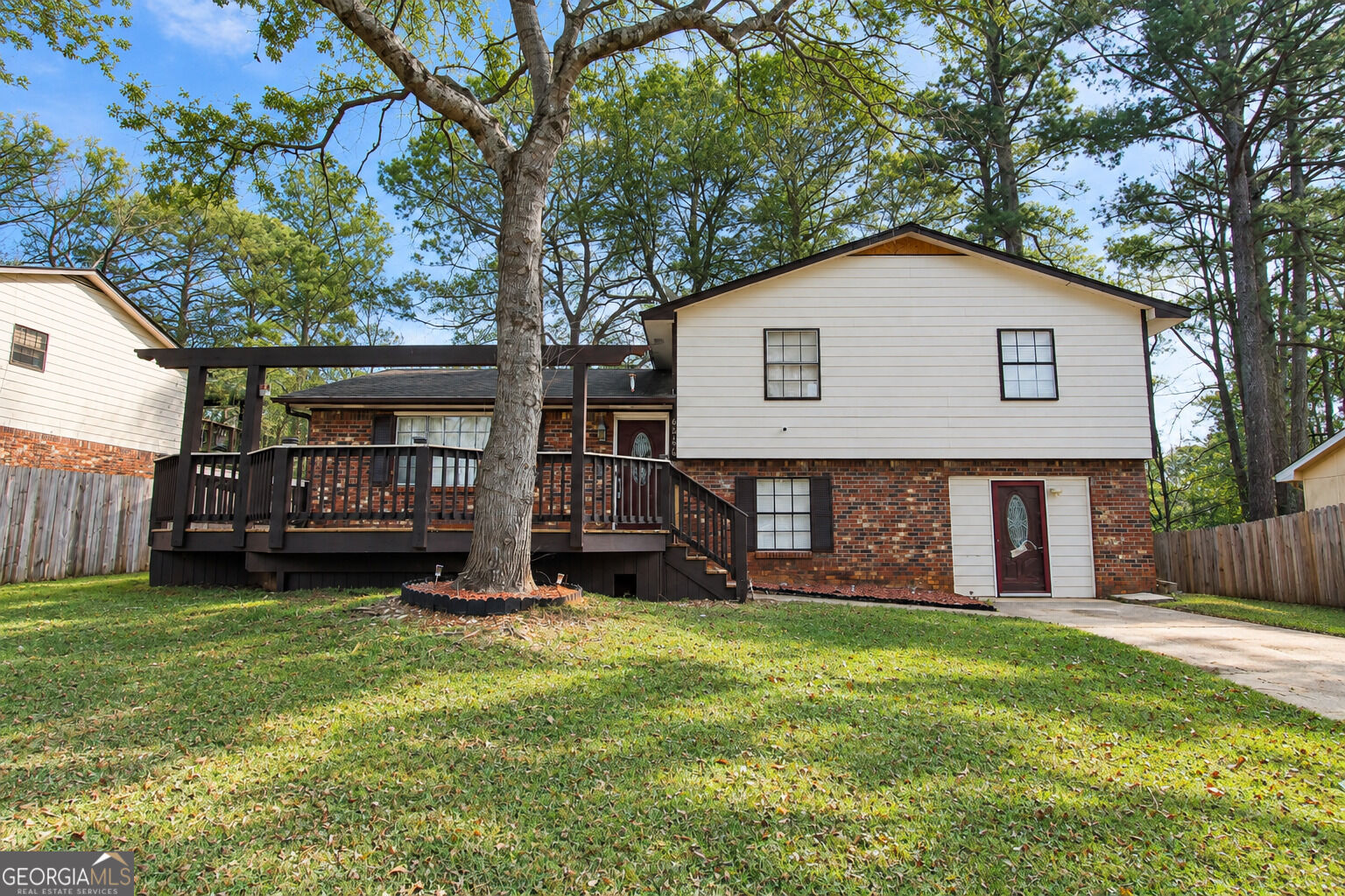6566 Melandre Drive Property Photo 1