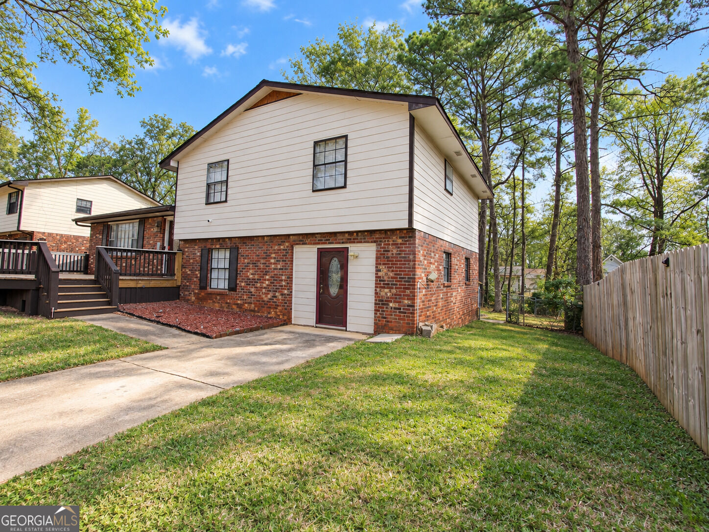 6566 Melandre Drive Property Photo 3