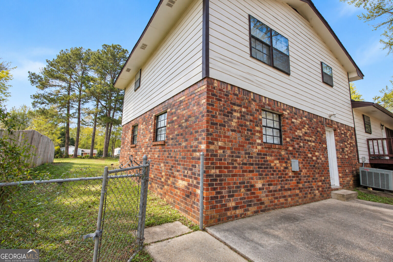 6566 Melandre Drive Property Photo 8