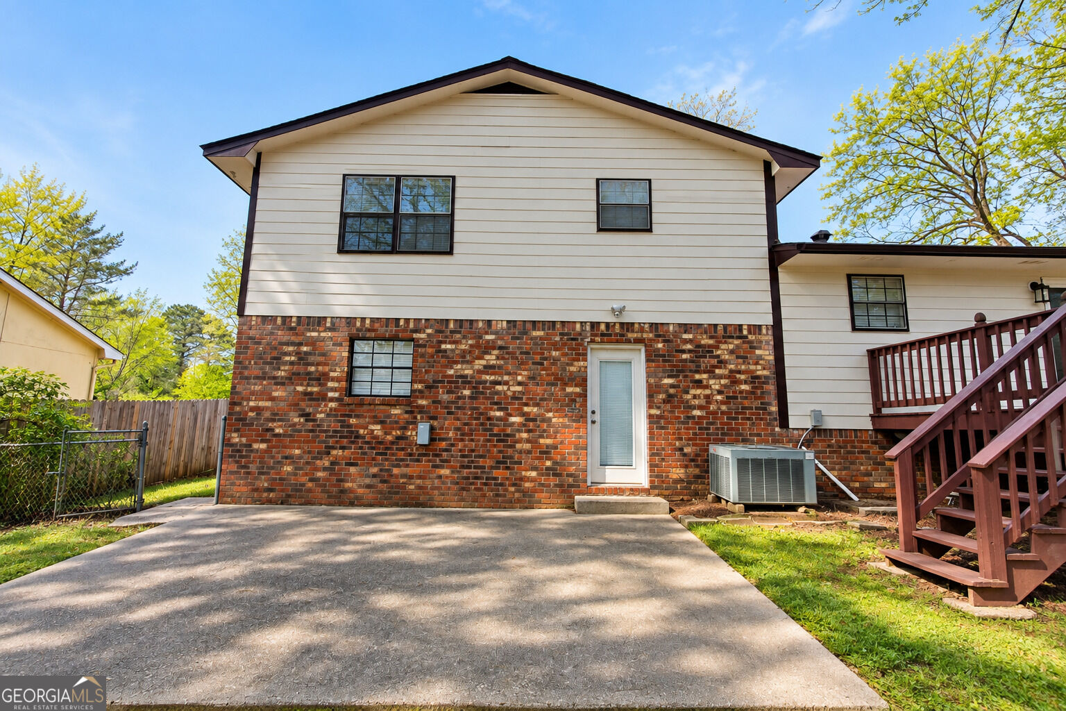 6566 Melandre Drive Property Photo 12