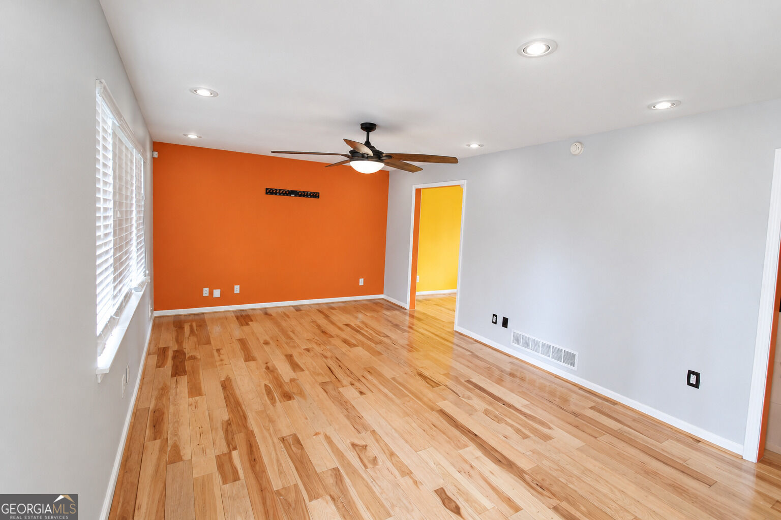 6566 Melandre Drive Property Photo 17