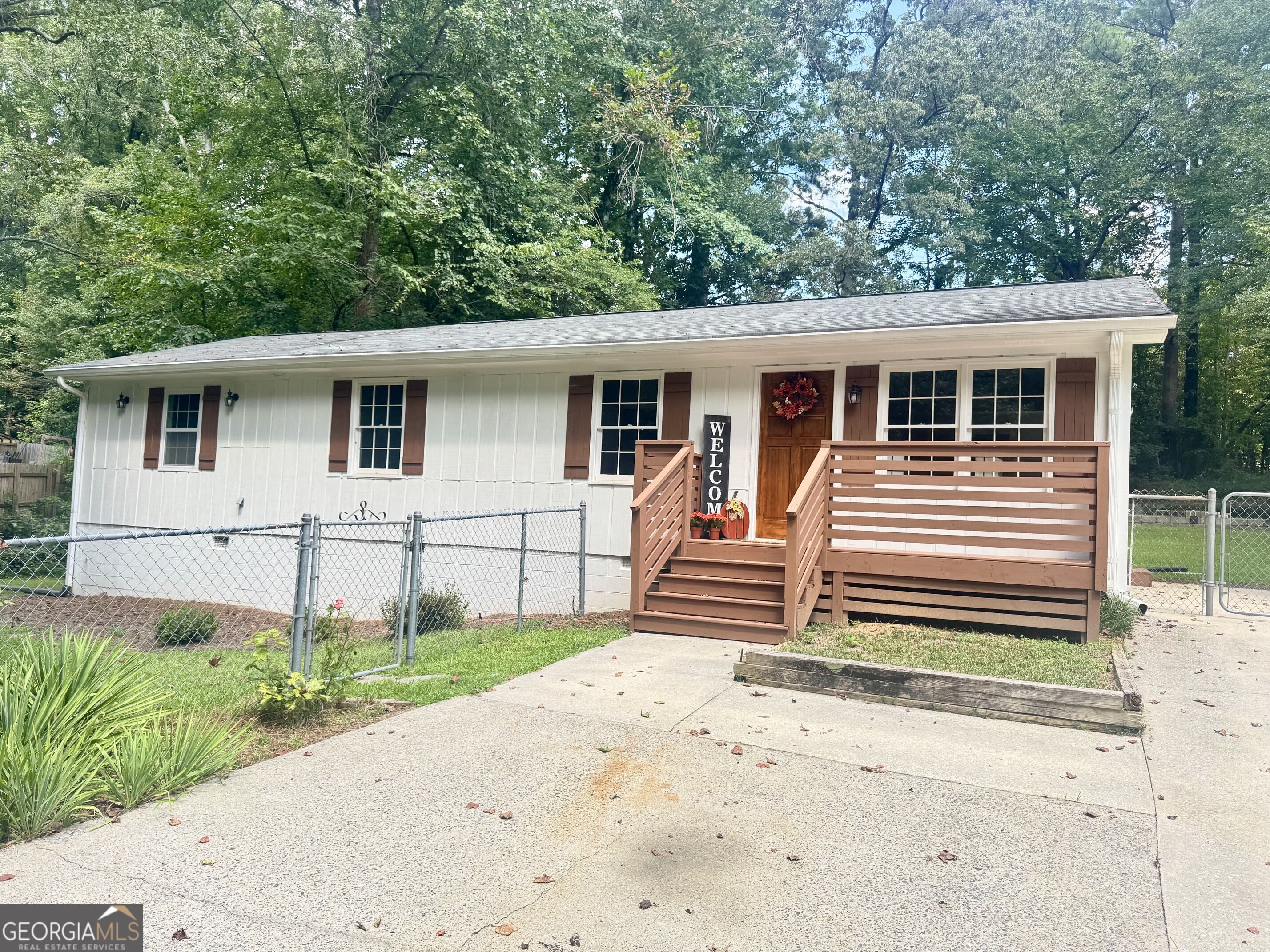 6355 Sweetbriar Drive Property Photo 1