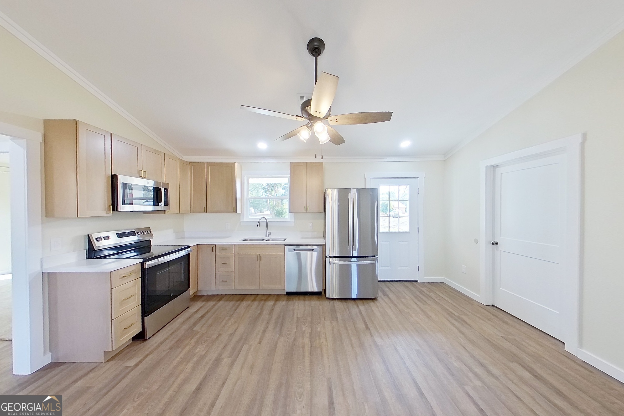 1021 11th Avenue Nw Property Photo 9