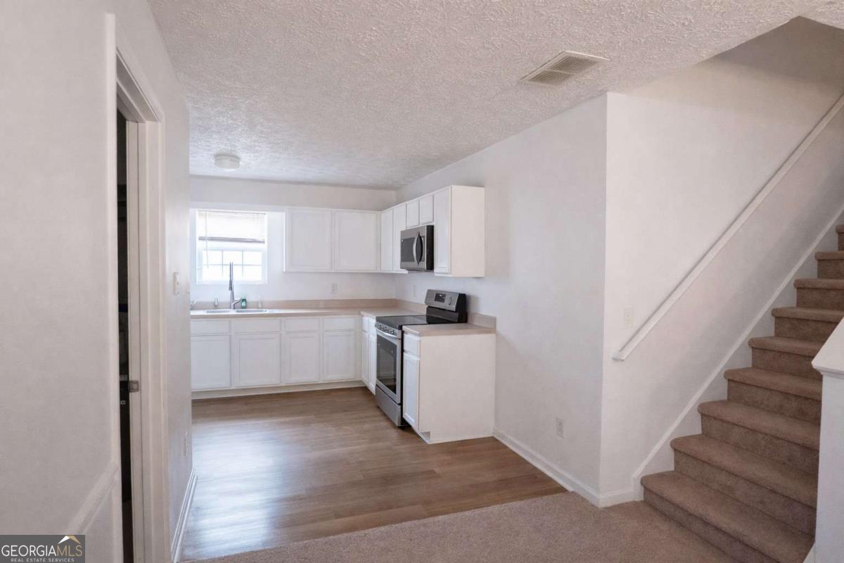 10941 Station Drive Property Photo 4