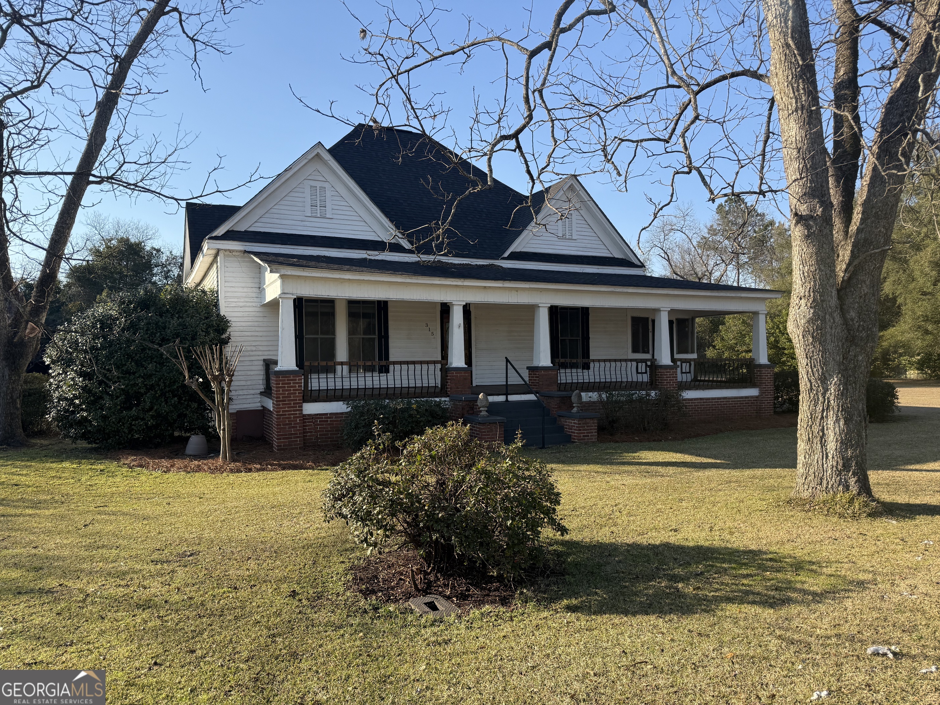 315 Pine Avenue Property Photo 1