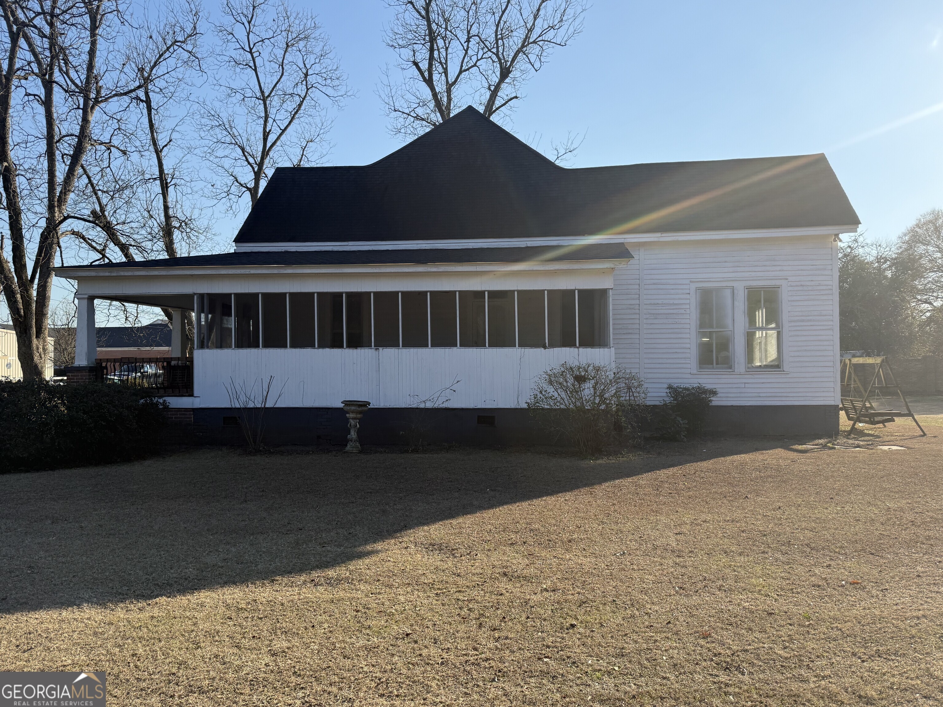 315 Pine Avenue Property Photo 4