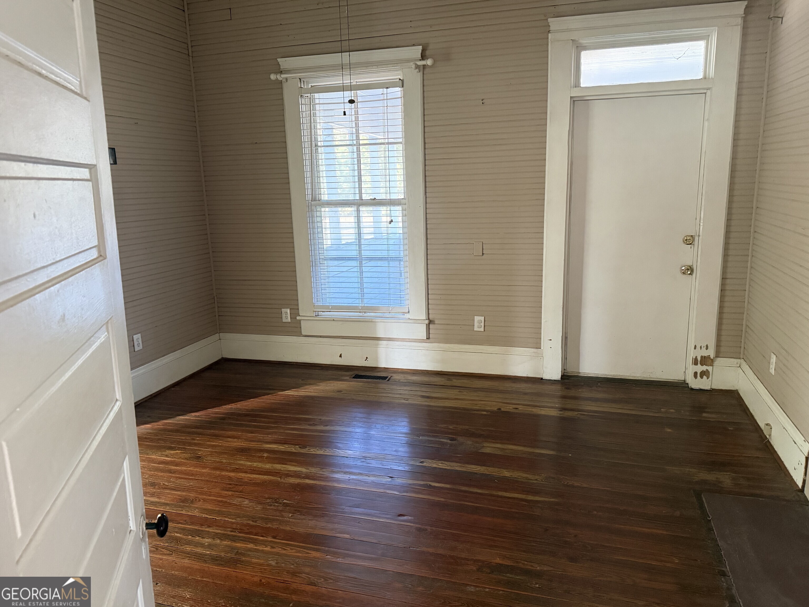 315 Pine Avenue Property Photo 9