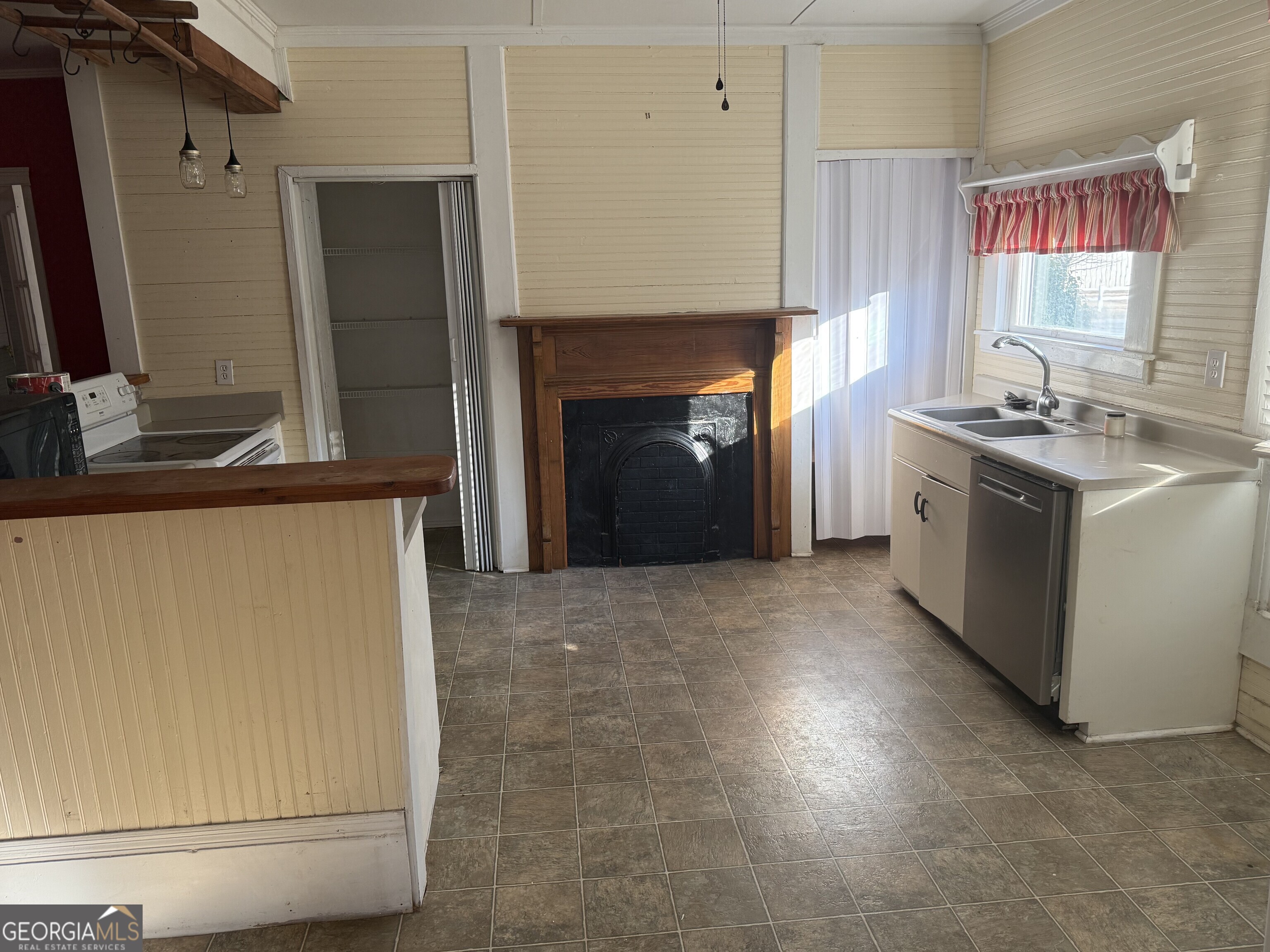 315 Pine Avenue Property Photo 13
