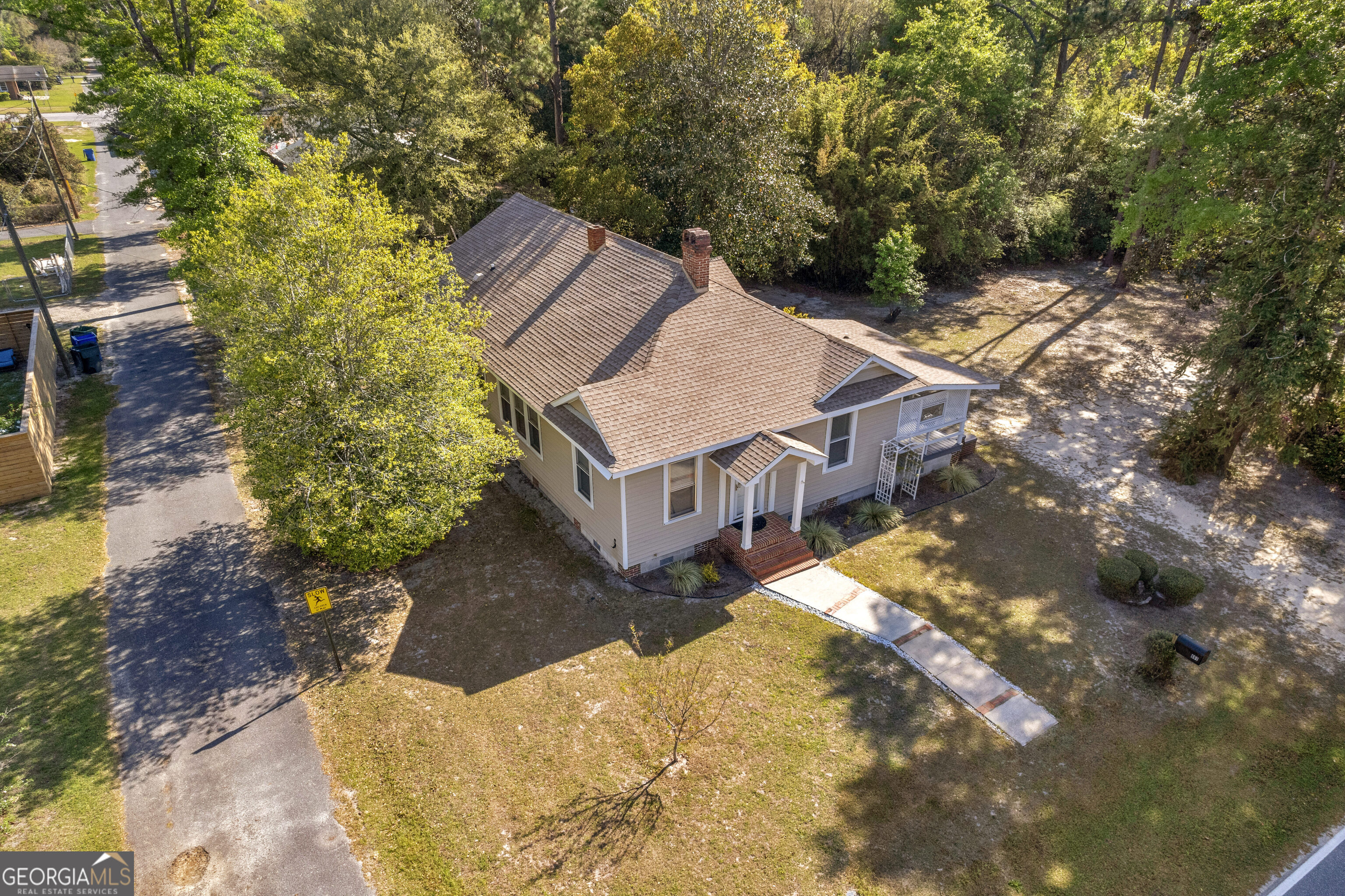 661 E Plum Street Property Photo 1