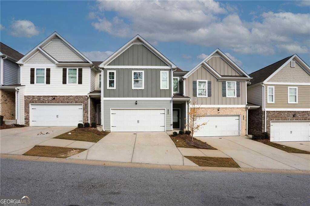 7488 Knoll Hollow Road Property Photo 1