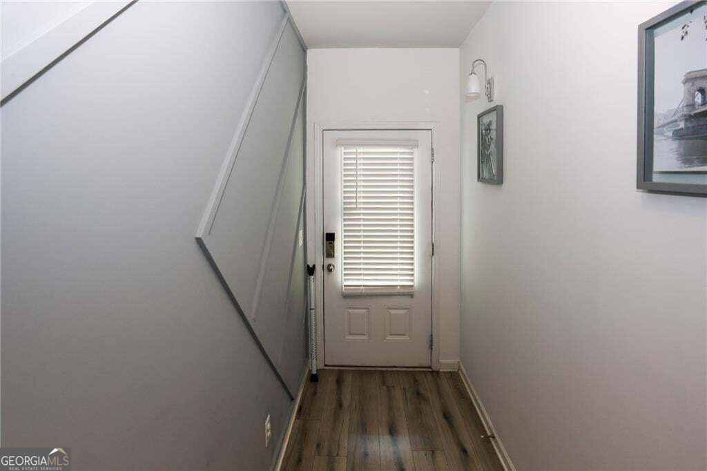 7488 Knoll Hollow Road Property Photo 2