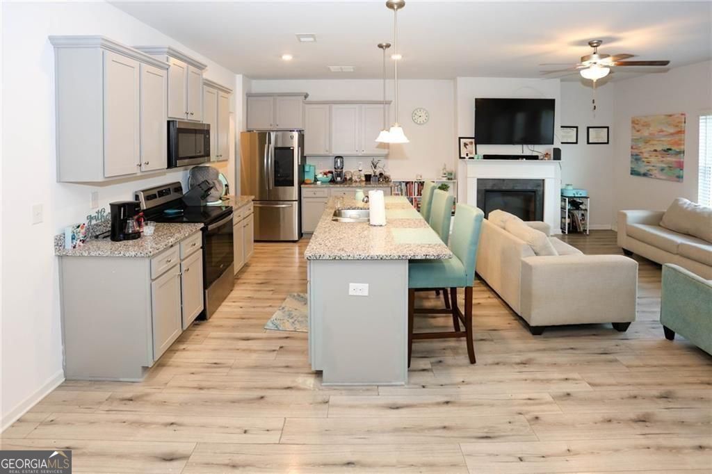 7488 Knoll Hollow Road Property Photo 3