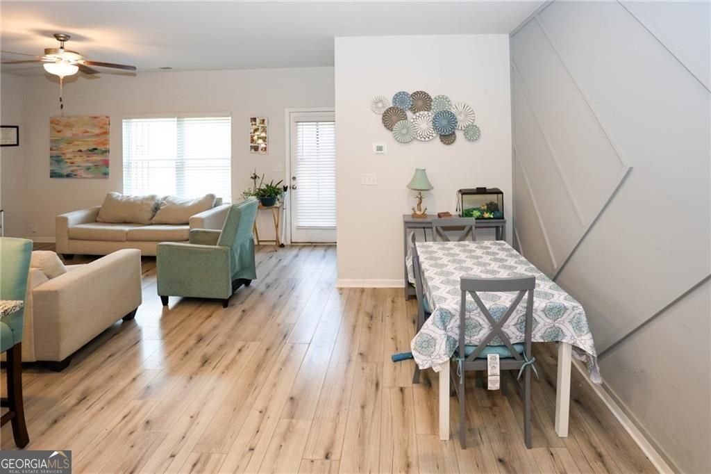 7488 Knoll Hollow Road Property Photo 4