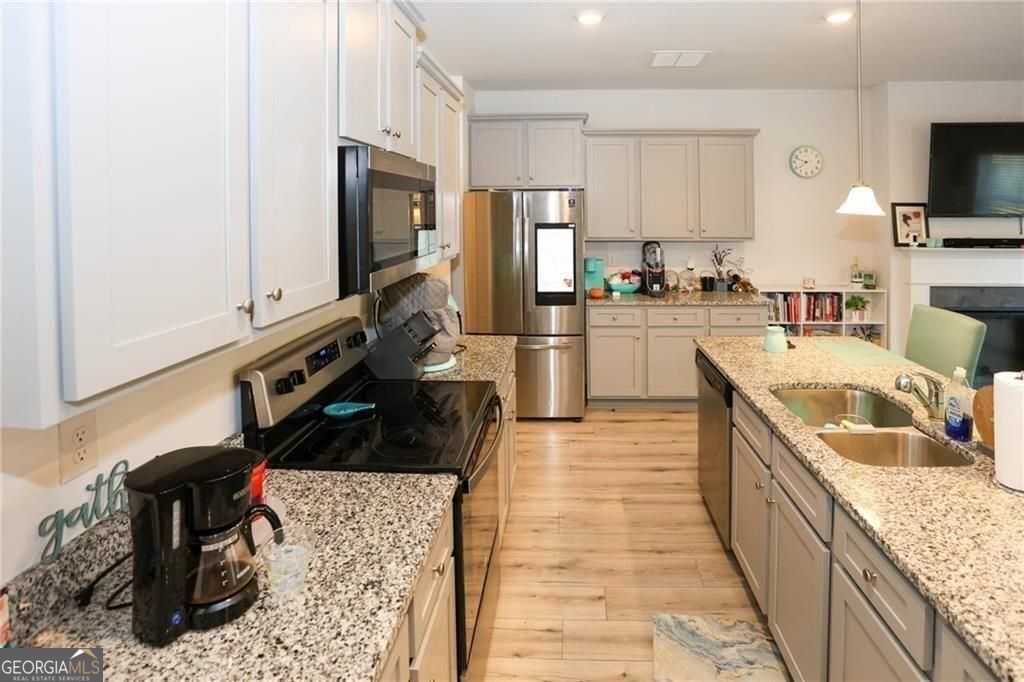 7488 Knoll Hollow Road Property Photo 6