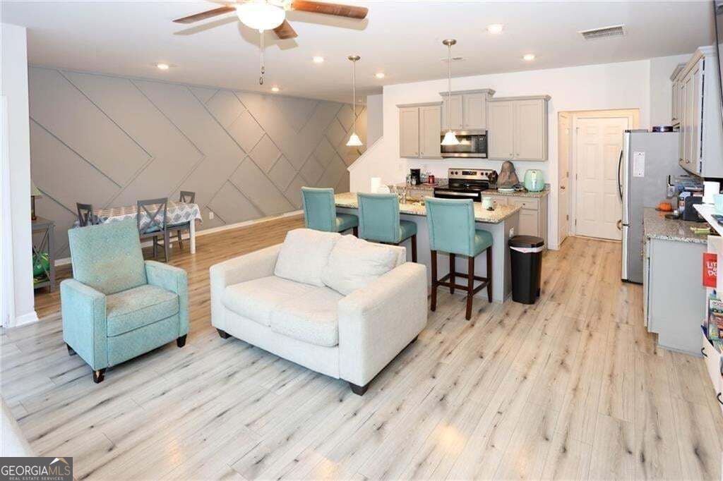 7488 Knoll Hollow Road Property Photo 7