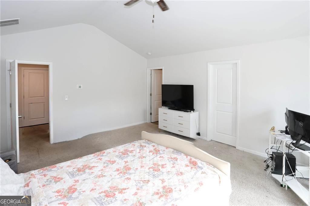 7488 Knoll Hollow Road Property Photo 11