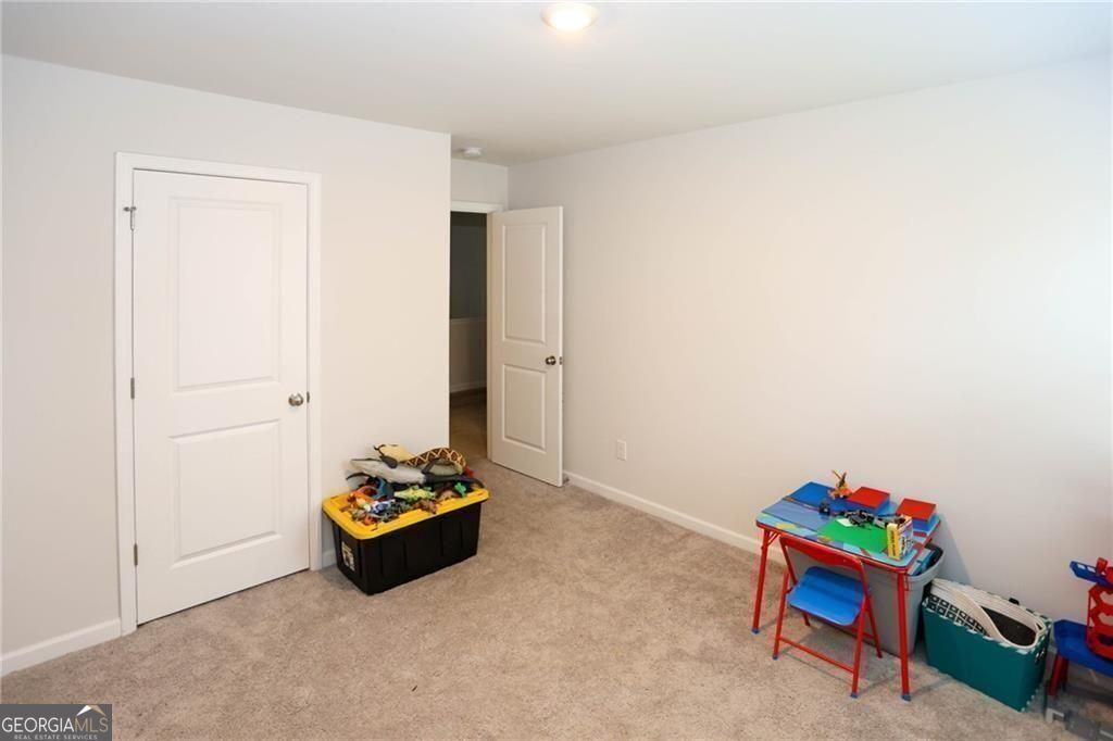 7488 Knoll Hollow Road Property Photo 17
