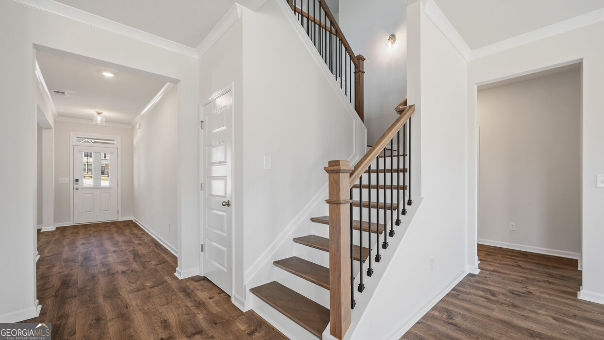 1907 Endress Circle Property Photo 6