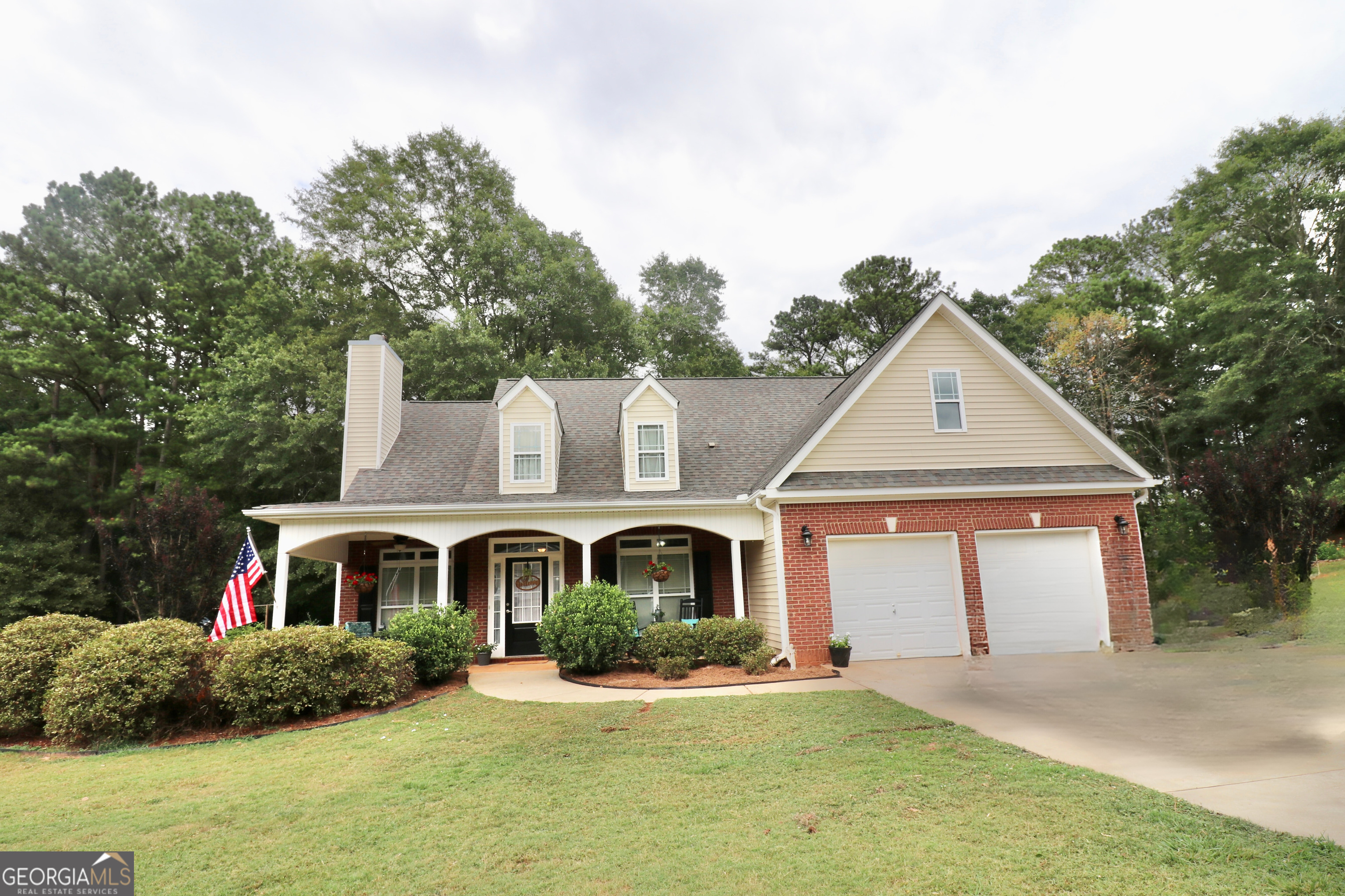 190 Roundtree Way Property Photo 1