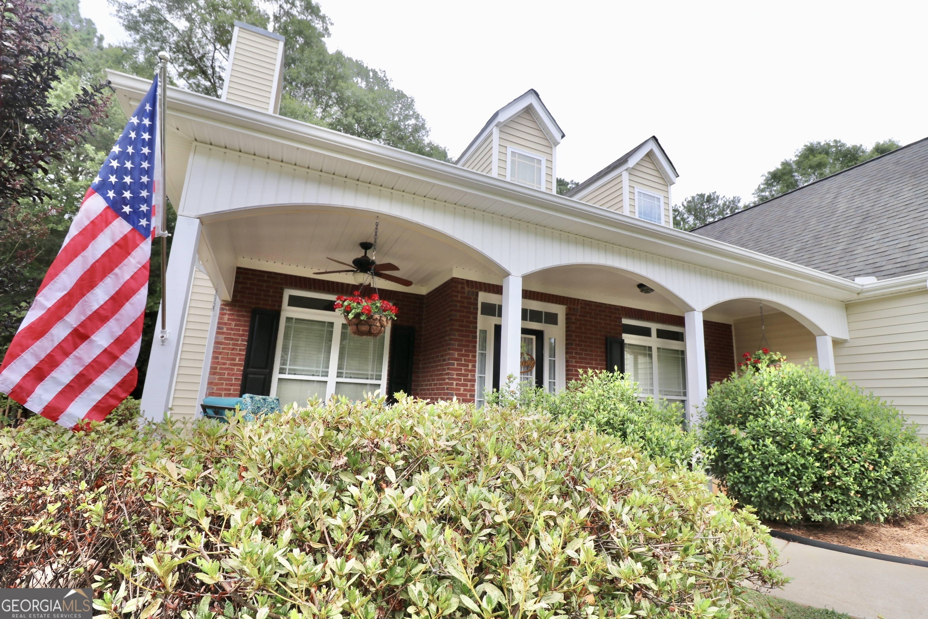 190 Roundtree Way Property Photo 4