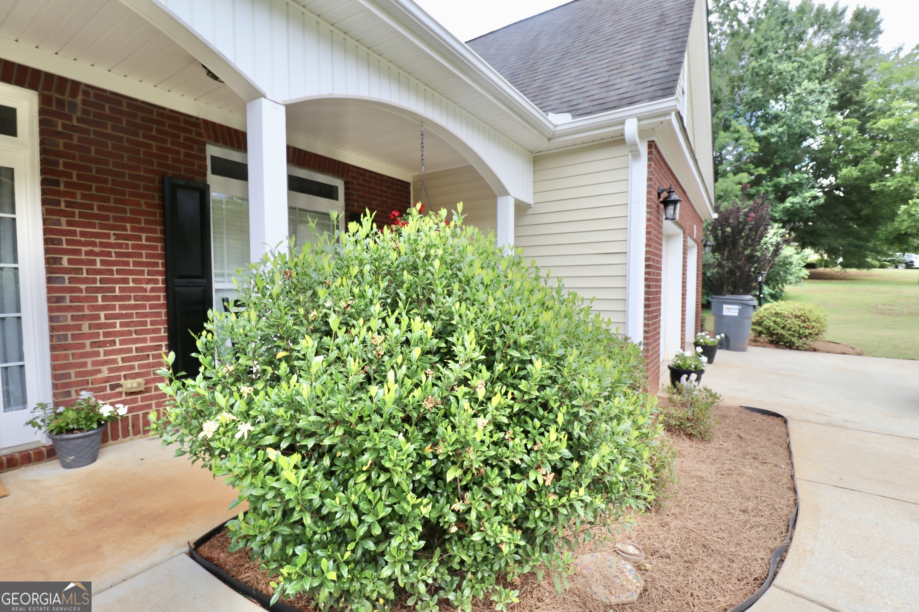 190 Roundtree Way Property Photo 9