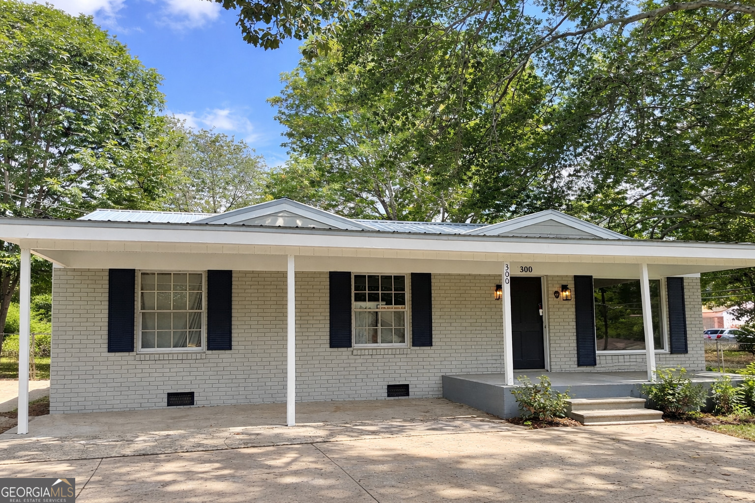 300 Martin Circle Property Photo 1