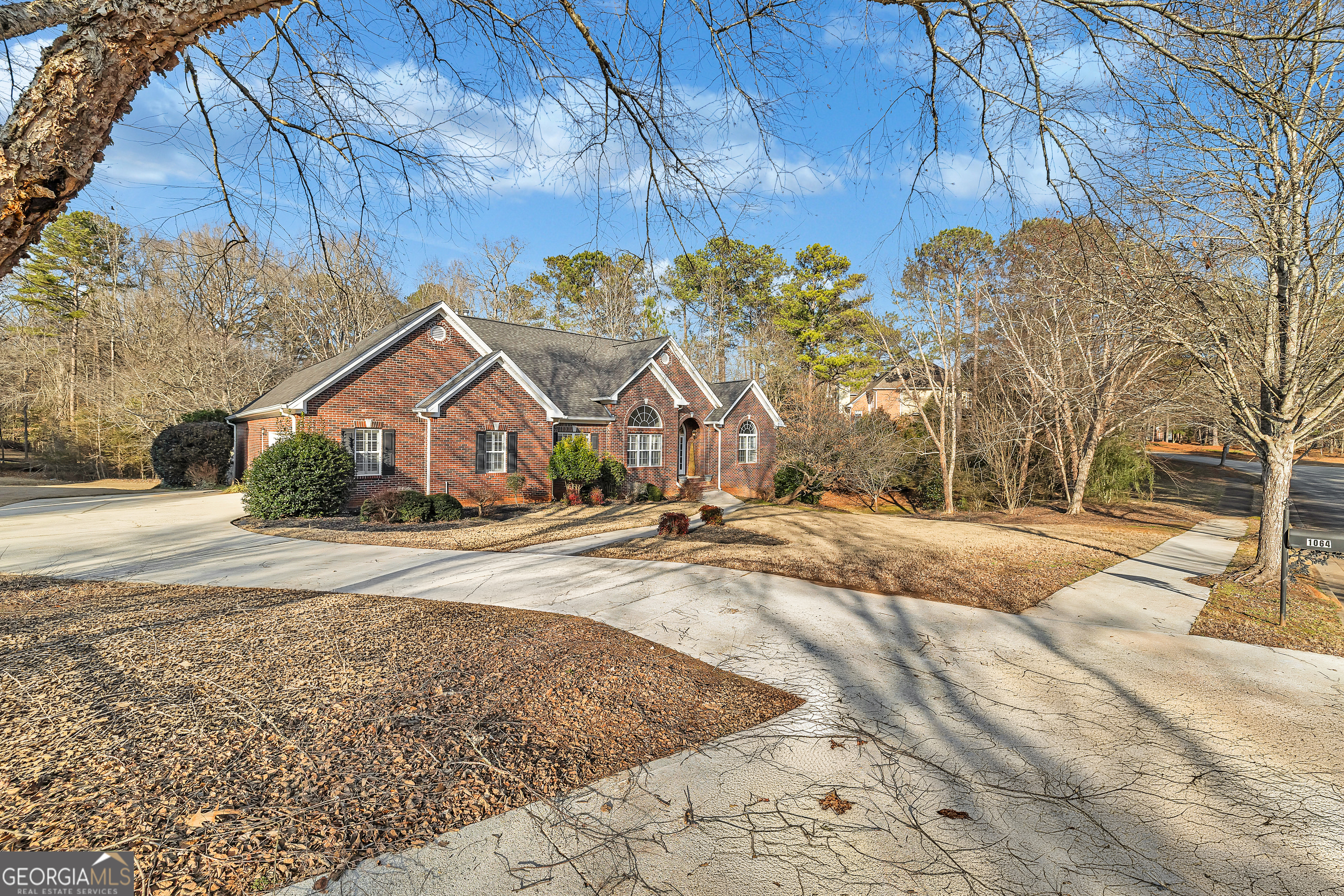 1064 Crown River Parkway Property Photo 1